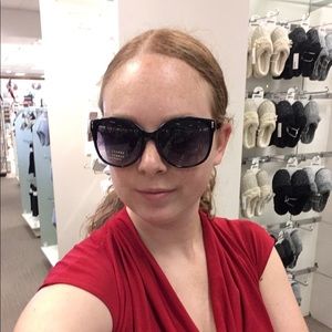 Meet your Posher, Kayla